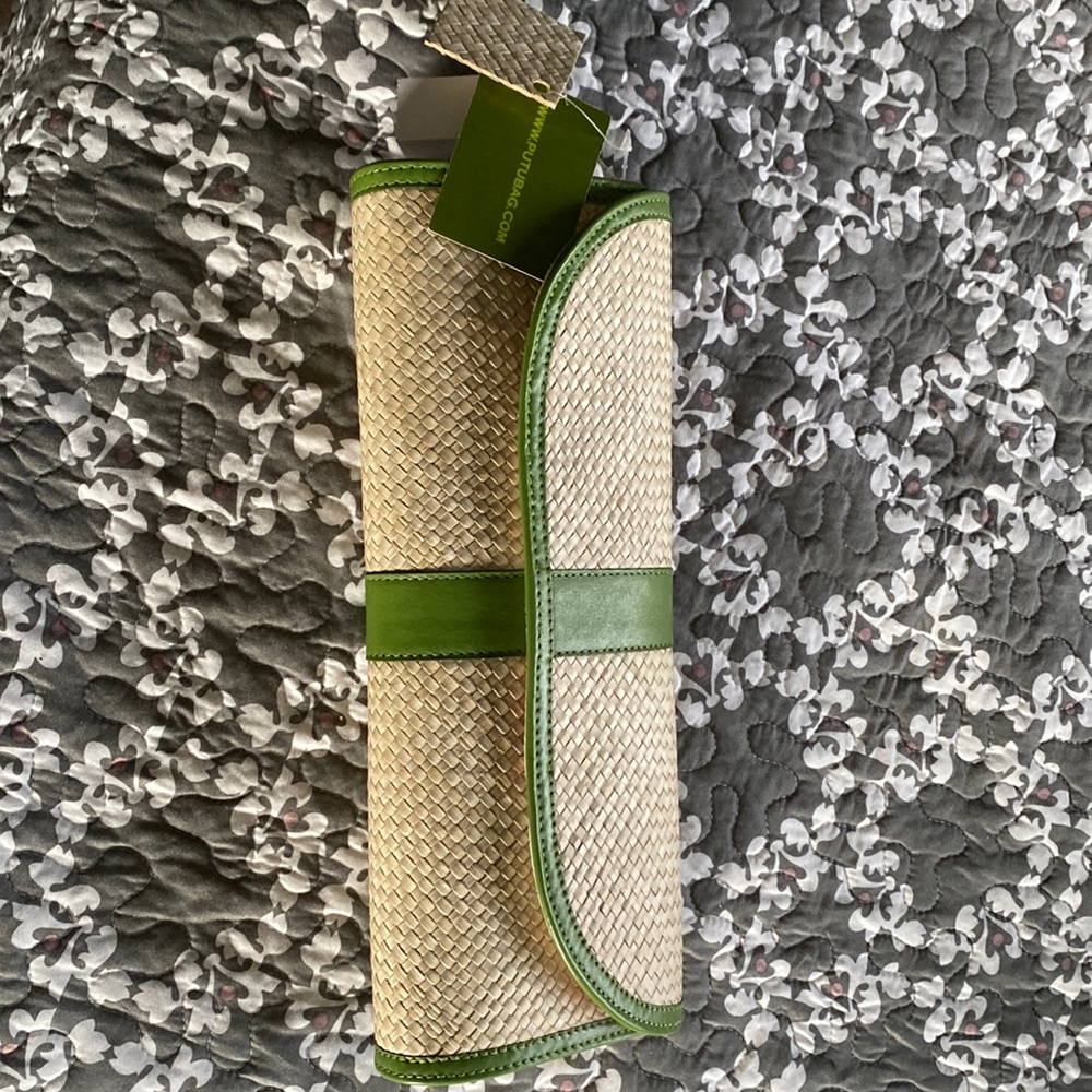 Putu purse